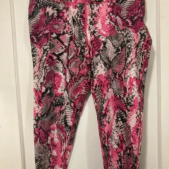 Leggings pink and black snake print - Picture 3 of 4